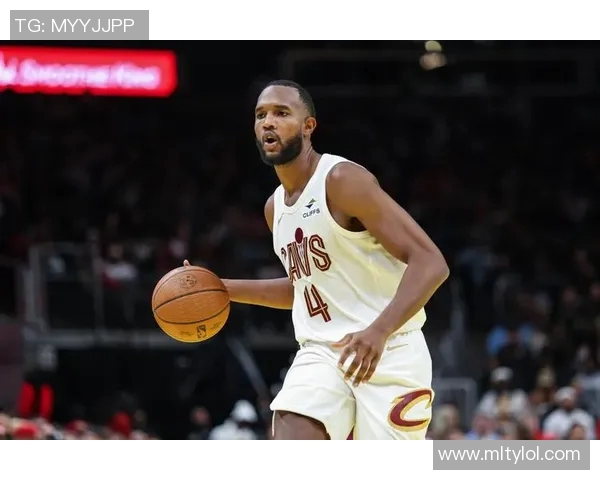 小莫布里半场表现出色7投4中贡献11分4篮板1助攻1盖帽 小莫布里半场表现出色7投4中贡献11分4篮板1助攻1盖帽