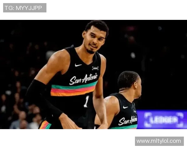 米奇分析文班下半场防守表现显著提升覆盖范围决定比赛走势